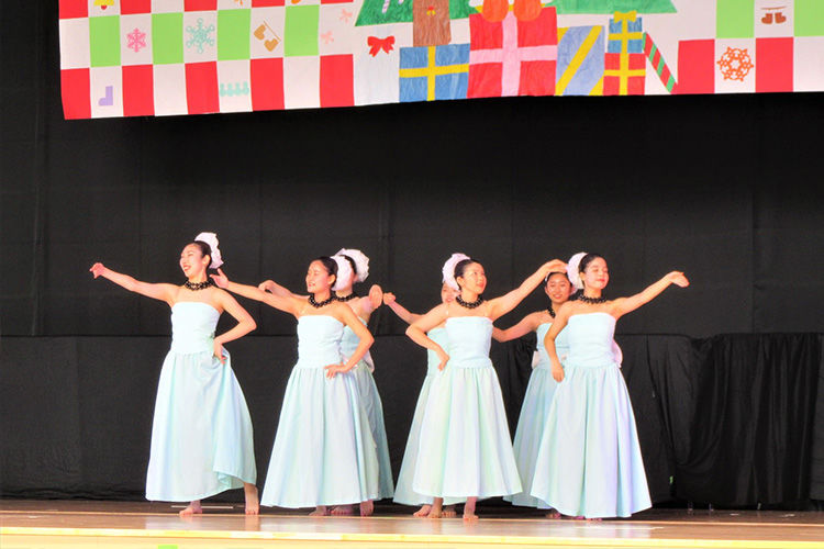 フラ準愛好会 Mahana