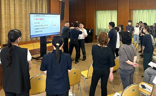 本学卒の衆議院議員の田畑裕明氏が全カリで講演