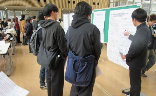 国際教養学部主催　第16回卒業論文合同発表会を開催しました