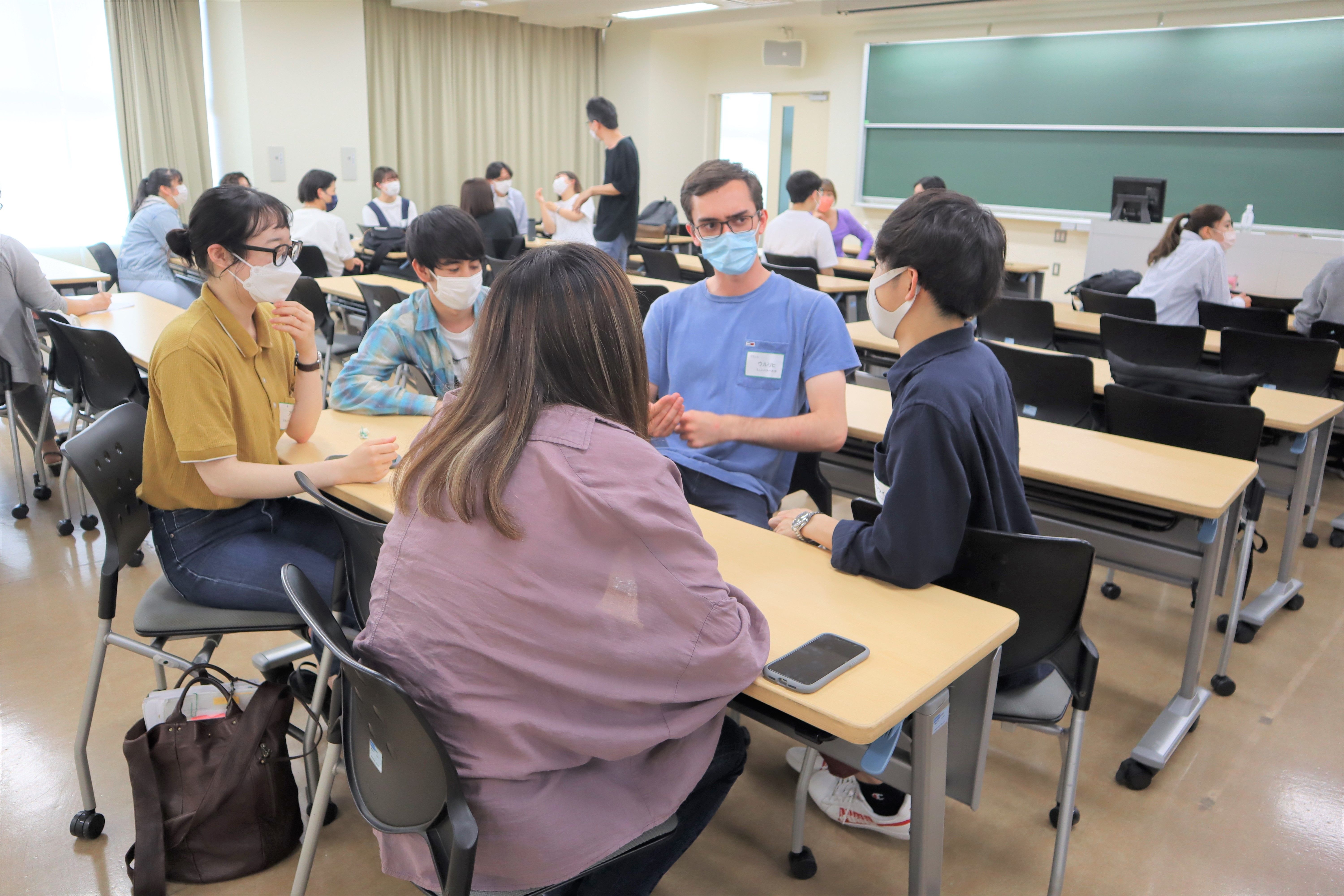 実際に自分が留学が行く国の留学生との交流会.jpg