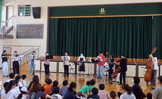 草加かがやき特別支援学校でコンサート