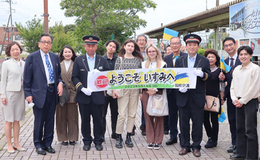 ウクライナからの避難学生がいすみ鉄道乗車体験