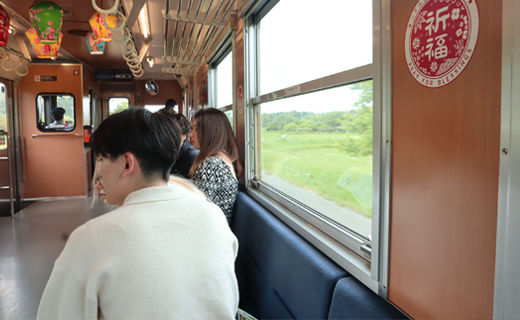 ウクライナからの避難学生がいすみ鉄道乗車体験