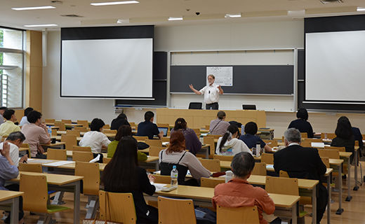 「AI時代の外国語教育―言語と人間はどう変わるか―」開催