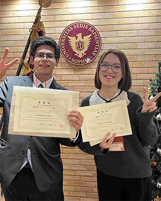 左　ダワンさん（ラグビー賞）　右　欧佳恵さん（２位入賞）